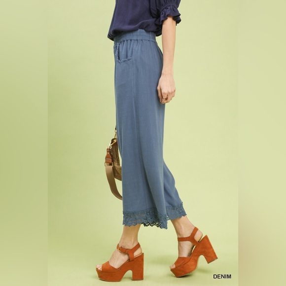 Umgee Linen Wide Leg Cropped Pants with Lace Trim🆕 - Picture 5 of 6